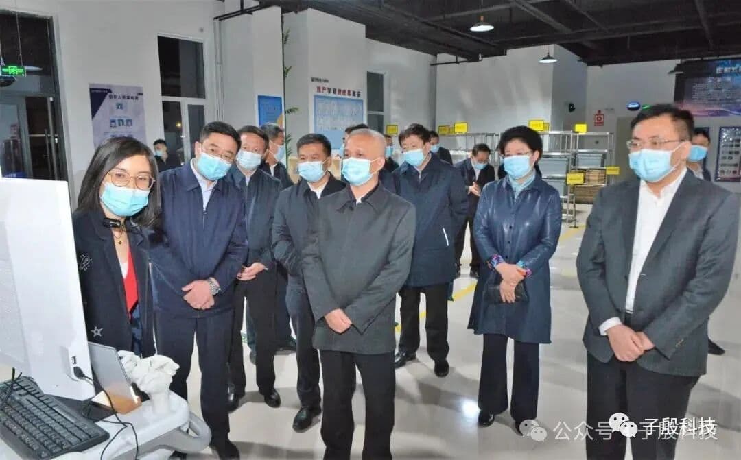 政府领导冬季考察调研